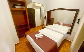 Arteaga Hostal & Banos Arabes Elvira
